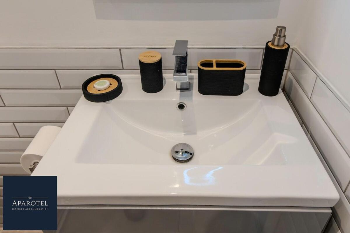 Aparotel Serviced Apartments - Stonehenge, Amesbury Town Centre 객실 사진