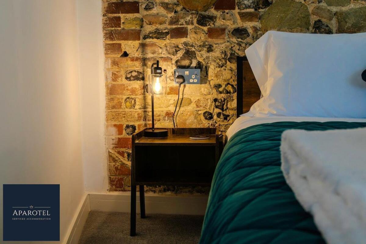 Aparotel Serviced Apartments - Stonehenge, Amesbury Town Centre 객실 사진