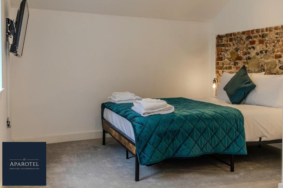 Aparotel Serviced Apartments - Stonehenge, Amesbury Town Centre 객실 사진