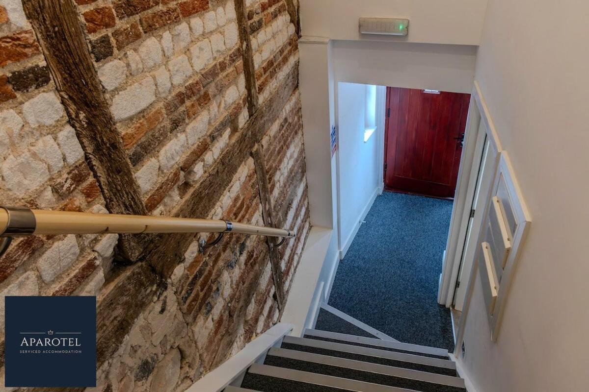 Aparotel Serviced Apartments - Stonehenge, Amesbury Town Centre 객실 사진