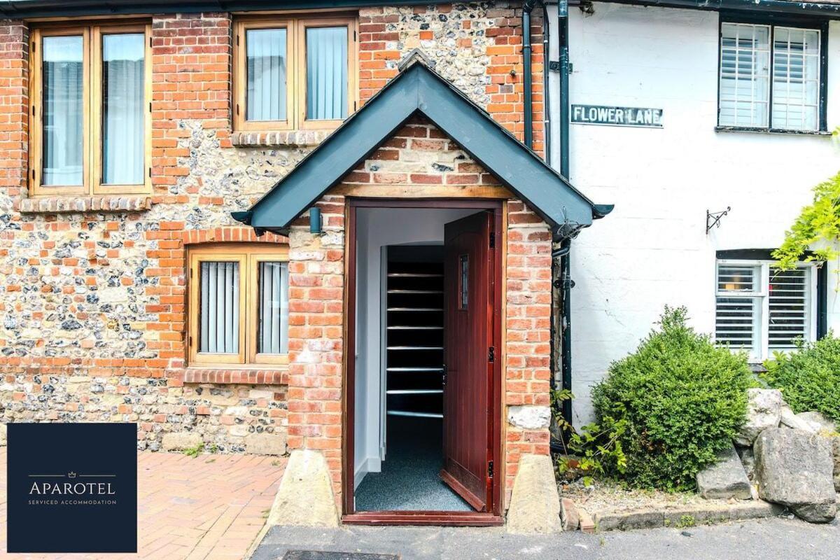 Aparotel Serviced Apartments - Stonehenge, Amesbury Town Centre 객실 사진