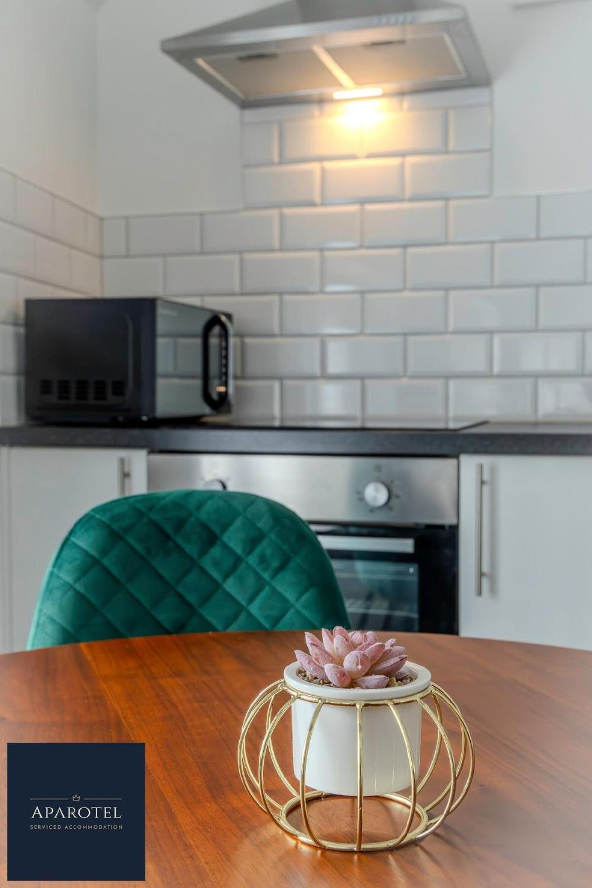 Aparotel Serviced Apartments - Stonehenge, Amesbury Town Centre 객실 사진