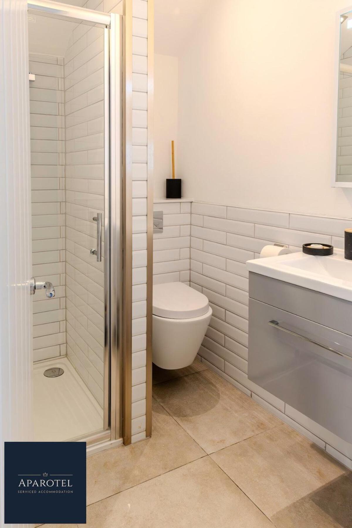 Aparotel Serviced Apartments - Stonehenge, Amesbury Town Centre 객실 사진